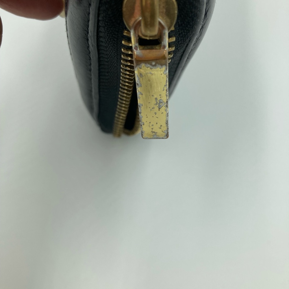 Tory Burch black leather wallet. - Picture 6 of 7